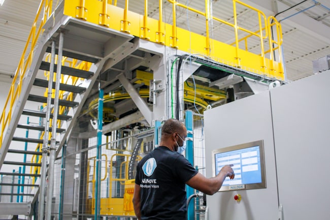 ipak - ipack - mixed case palletizing - semi automatic palletizer - mixed palletizing - mixed load palletizing - mixed sku palletizing - numove - axium - axium solutions