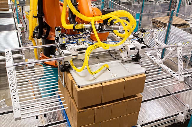 Robotic layer picking system