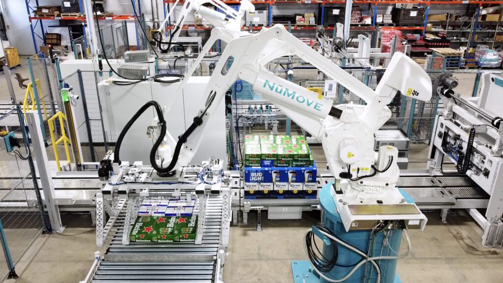 Une innovation NūMove dans un robot de palettisation à couches mixtes en 2024