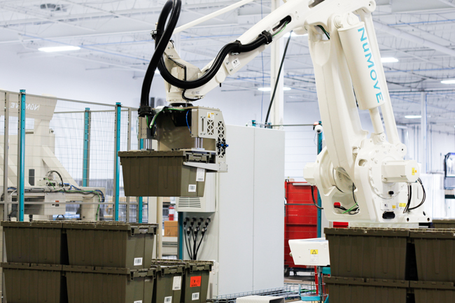 tote palletizing robot