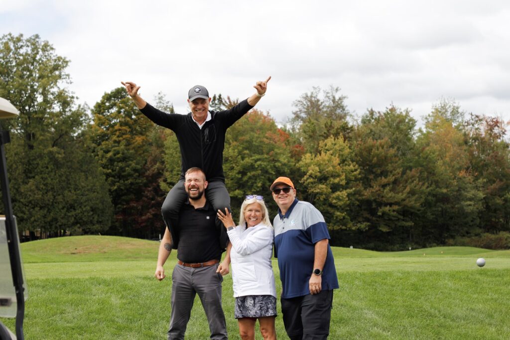 numove's team at the golf tournament organized by the Social Committee