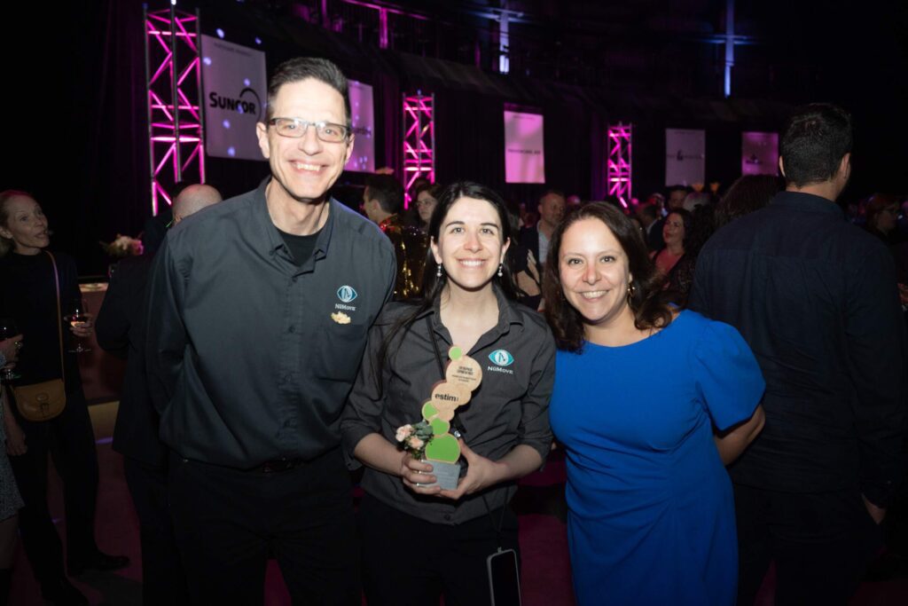 Representatives of NūMove & Caroline Bourgeois, Mayor of Rivière-des-Prairies–Pointe-aux-Trembles and member of Projet Montréal.