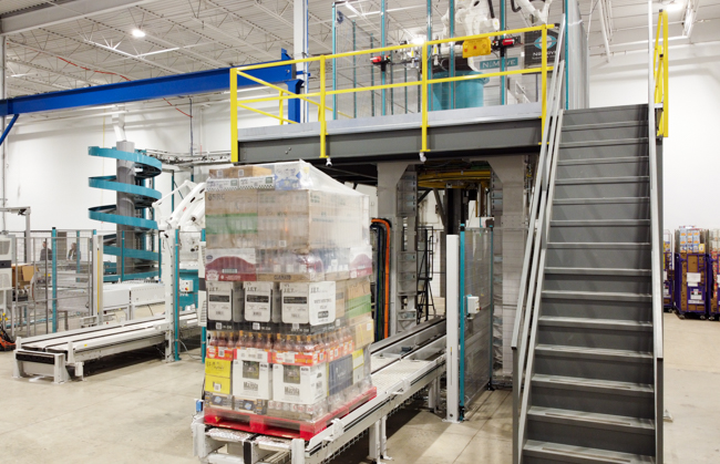 Mixed Palletizing: Comparing Semi-Automatic vs. Robotic Solutions