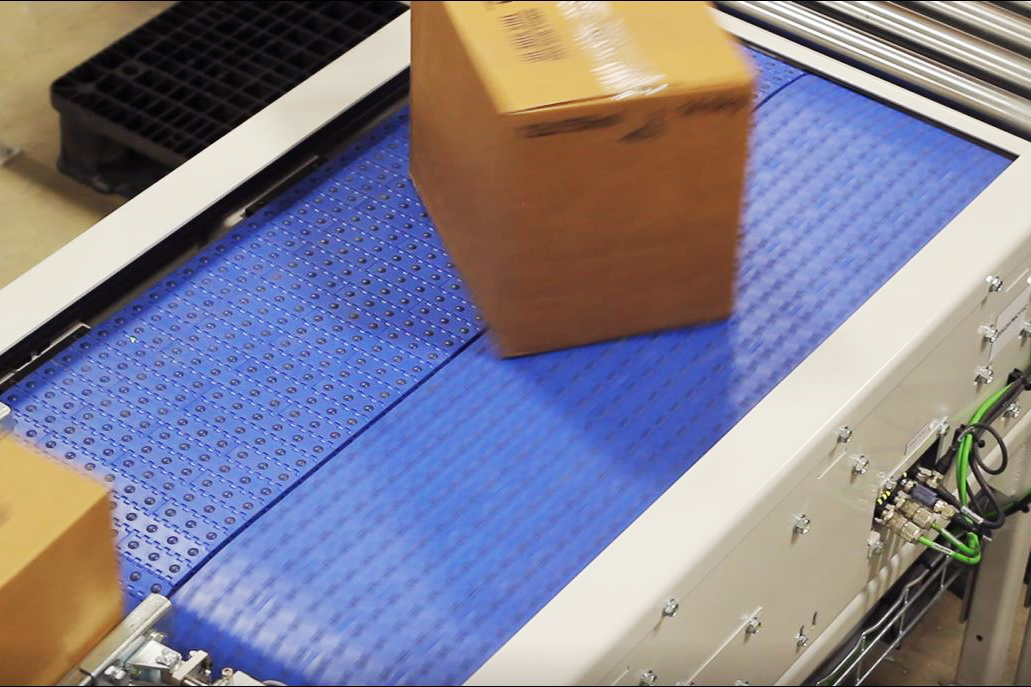 product turning conveyor for depalletizing